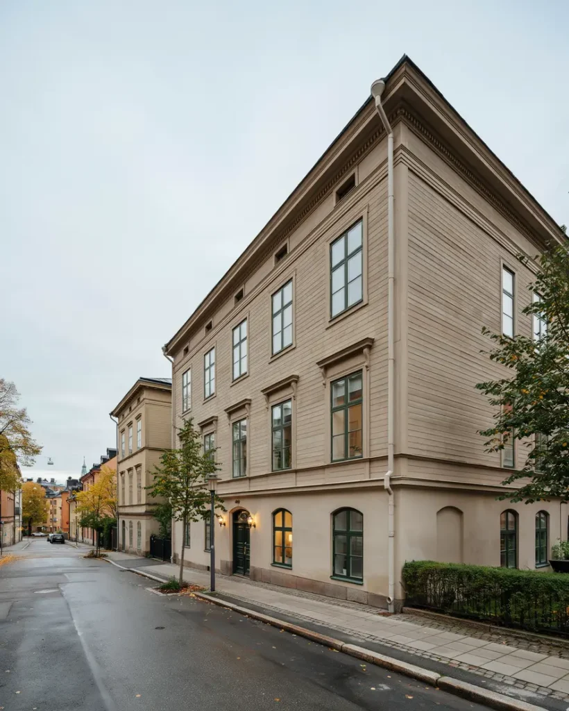 fasadrenovering med panelbyte p sekelskifteshus p s dermalm stockholm